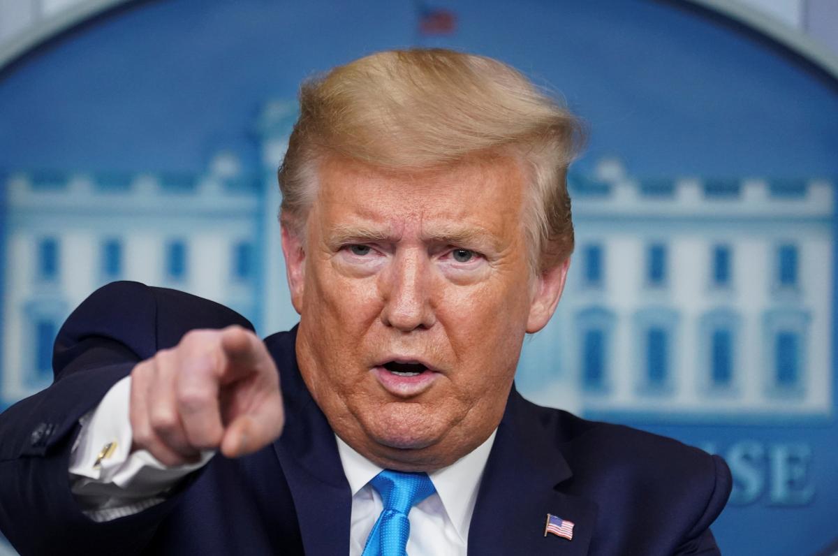  Трамп поручил урегулировать работу соцсетей, подписав соответствующий указ  
