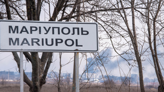  Супутники зуміли зафіксувати, як виглядає театр у Маріуполі після бомбардувань 