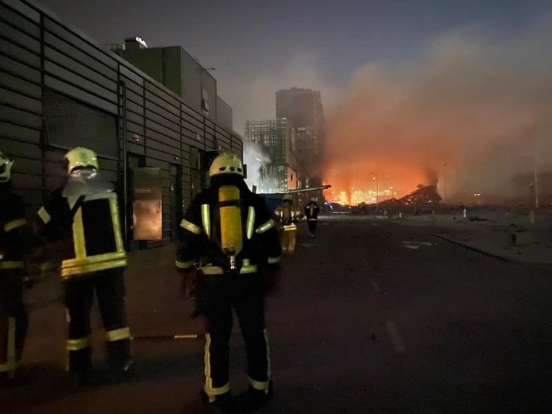  Вісім людей загинули під час нічного ракетного обстрілу Подільського району Києва (фото) 