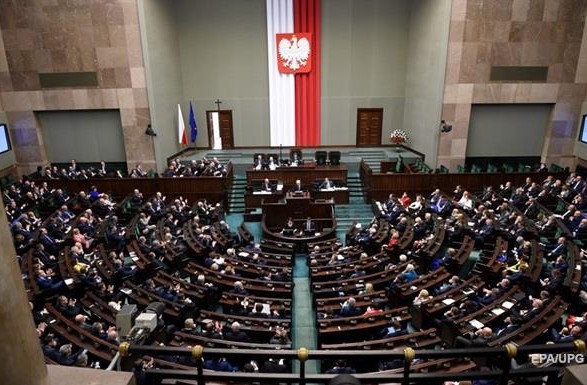  Сейм Польщі ухвалив постанову про звільнення політвязнів 