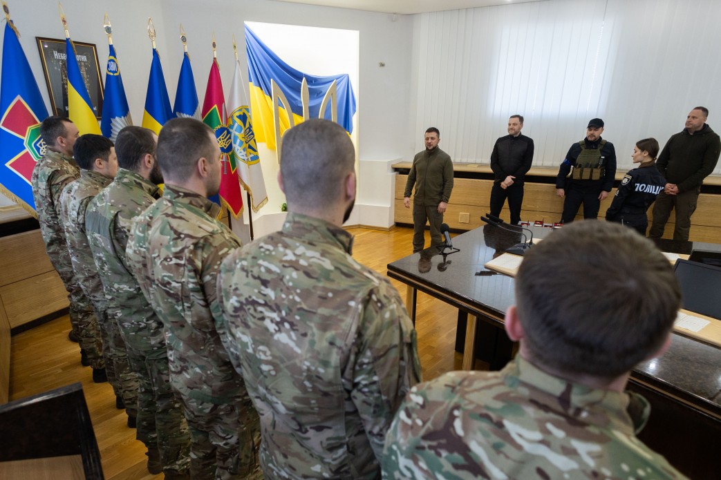  Володимир Зеленський нагородив бійців КОРДу, які захищають українців і забезпечують правопорядок в умовах російського вторгнення 