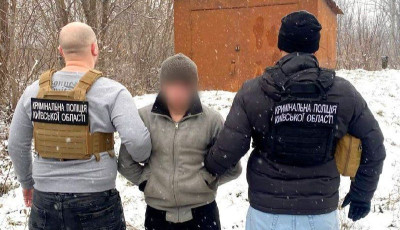 Вночі знімав з машин колеса: під Києвом упіймали серійного злодія