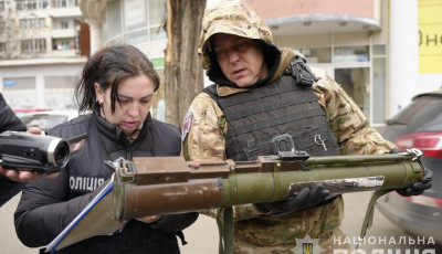 10 тисяч доларів за арсенал зброї: одеські правоохоронці викрили жителя Житомирщини в незаконних оборудках
