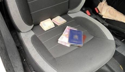 Поліція Києва спільно з СБУ затримала посадовця за одержання неправомірної вигоди з власника торгівельних точок