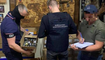Підприємці хотіли нажитися на броні для військових: у них вилучили сотні тисяч набоїв