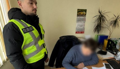 Закупівля дорожньої солі для посипання доріг в ожеледицю зі збитком у понад пів мільйона гривень