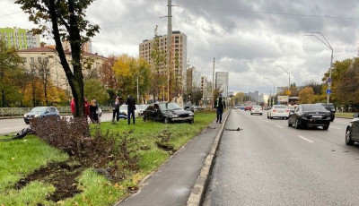 У Києві водій BMW збив комунальників, один з них загинув