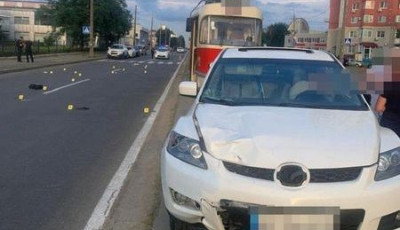 У Києві поліцейські встановлюють обставини смертельної автопригоди у Дарницькому районі