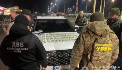 До Польщі в автобусному відсіку: Нацполіція викрила групу зловмисників, які переправляли військовозобов’язаних за кордон