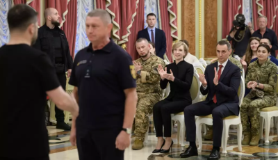 Зеленський відзначив державними нагородами бойових медиків системи МВС