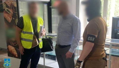 Взято під варту директора одного з комунальних закладів Київщини за отримання неправомірної вигоди 15 тис. доларів за вплив на ВЛК