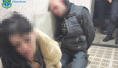 «Вибивали» гроші для «злодійського общака» з пораненого українського захисника – на Житомирщині затримали групу осіб