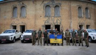 Київщина передала п’ять пікапів підрозділу «АХІЛЛЕС»