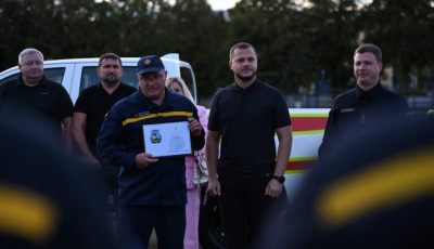 Микола Калашник: Спільні інвестиції у безпеку дозволили передати нову техніку ДСНС Київщини