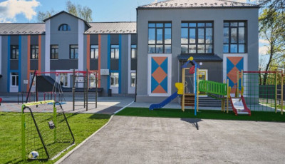 Відбудова освіти: у Гостомелі запрацювала оновлена початкова школа