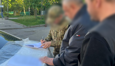 До 10 000 доларів за фейкову інвалідність: на Львівщині підозру отримали посадовець податкової служби та експрацівники