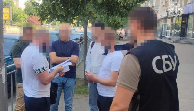 Нанесли державі шкоди на понад 344 млн грн: на несплаті податків викрито екскерівництво компанії-авіаперевізника, їм повідомлено про підозри