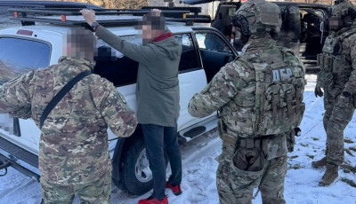 ДБР викрило на хабарництві та затримало в.о. міського голови та депутата міськради одного з міст Рівненщини
