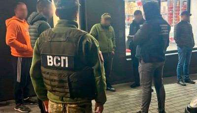 Військовослужбовця військового навчального закладу затримали під час передачі хабаря в розмірі ₴5 тис. офіцеру Західного ТУ ВСП
