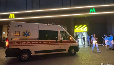 У Києві пасажир метрополітену загинув, потрапивши під поїзд