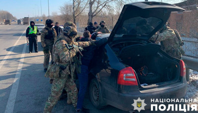 Поліція Полтавщини викрила масштабну наркогрупу: вилучено психотропів та наркотиків на понад 1,5 млн грн