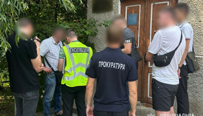Слідчі буковинської поліції повідомили про підозру посадовцю обласного управління Держпродспоживслужби в одержанні хабара