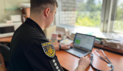 Майже півмільйона гривень збитків держбюджету: кіберполіцейські припинили злочинну діяльність лікарів-хірургів