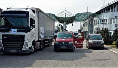 60 000 автомобілів з гуманітарними вантажами оформлено на західному кордоні України