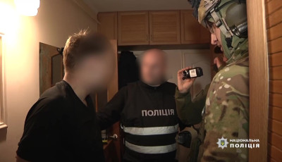 Поліцейські Чернігівщини ліквідували лабораторію з виробництва наркотиків та психотропних речовин