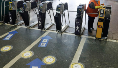 Відсьогодні в Києві обмежуватимуть вхід пасажирів у метро