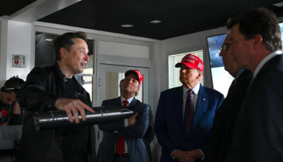 Трамп спостерігав за запуском надважкого космічного корабля компанії Маска