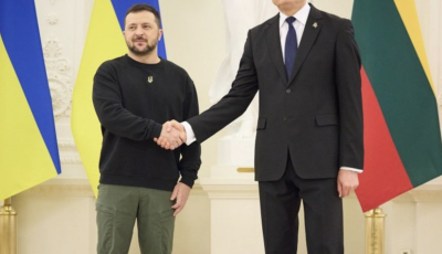 Росія не витримає, якщо продовжувати її бити, – Зеленський 
