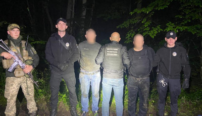 Прикордонники затримали трьох порушників призовного віку, які самотужки прямували до Словаччини
