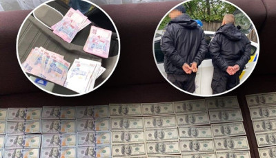 Двоих черниговских полицейских задержали на регулярных взятках