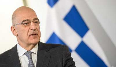 Глава МЗС Греції планує супроводжувати гуманітарну місію до Маріуполя