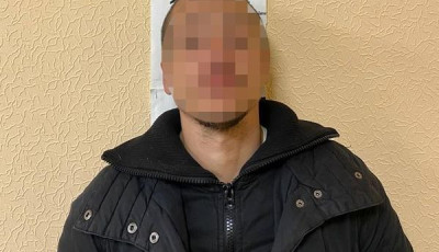 Слідчі повідомили про підозру чоловіку, який за один день двічі обікрав громадян у Шевченківському районі столиці