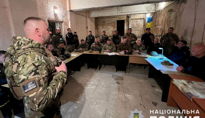 Під час екстреної евакуації з Бахмута поліцейські врятували четверо людей