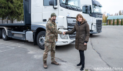 Посольство Німеччини в Україні передало вибухотехнікам Нацполіції автомобілі для роботи на деокупованих територіях