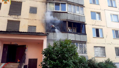 На столичному Виноградарі палала квартира з трьома малолітніми дітьми