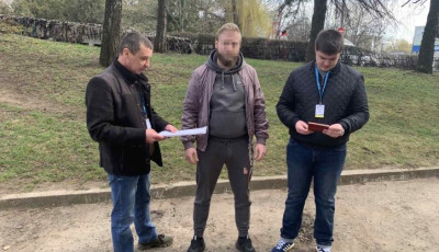 Чернівецькі міграційники вперше видворили іноземця без рішення суду