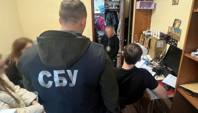 У Вінниці затримали керівника інформагенства, якого підозрюють у перешкоджанні діяльності ЗСУ та шахрайстві