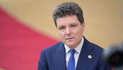 Президент Румунії готовий підтримати будь-який варіант розблокування 90 млрд для України