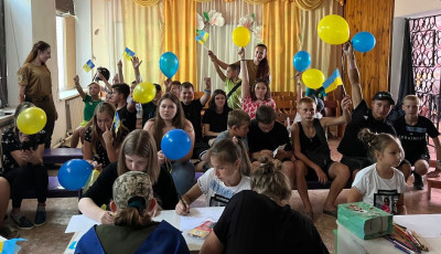 На Херсонщині поліцейські провели патріотичний захід для маленьких жителів деокупованого села Киселівка