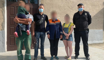 На вокзале в Херсоне мачеха бросила 4-летнего мальчика – в Николаевской области нашли бабушку малыша