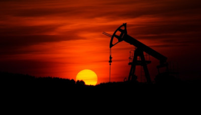 Нафта дорожчає на тлі даних про зниження запасів у США
