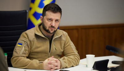 Зеленский призвал Албанию ограничить поток туристов из России