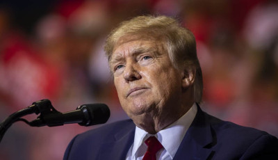 Трамп нарікає, що його інавгурація буде проходити з приспущеними прапорами
