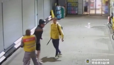 У Києві судитимуть молодиків, які через відмову продати їм алкоголь вчинили напад на працівника АЗС