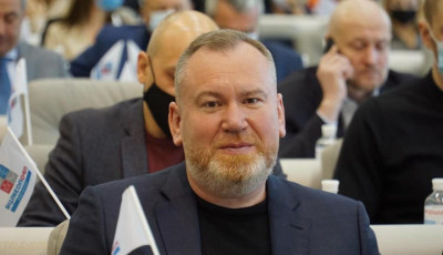 Голова Дніпропетровської ОДА Валентин Резніченко диктує ефективний менеджмент
