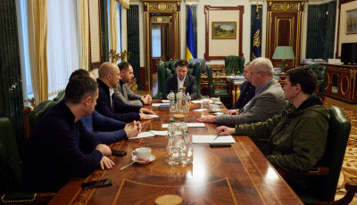 Глава держави провів термінову нараду у зв’язку з початком Росією військової операції проти України
